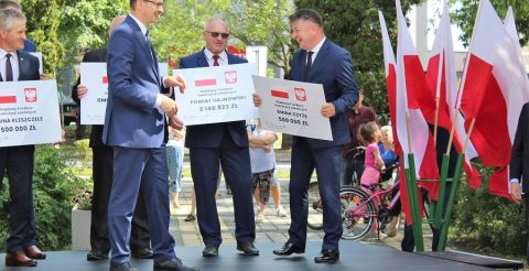Przekazanie promesy wójtowi gminy Czyże