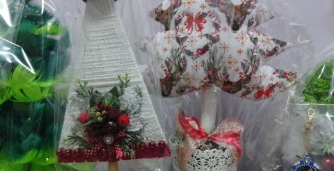Świąteczne ozdoby na sprzedaż - choinki