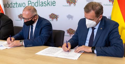 Starosta Hajnowski i Starosta Bielski podpisują porozumienie