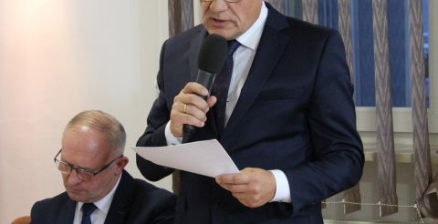 Ślubowanie - Przewodniczący Rady Powiatu Eugeniusz Saczko
