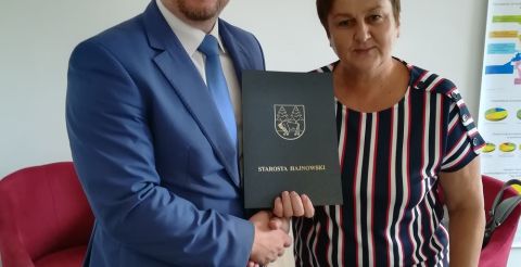 Podpisanie wniosku przes Starostę Hajnowskiego Mirosława Romaniuka i Wicestarostę Jadwigę Dąbrowską